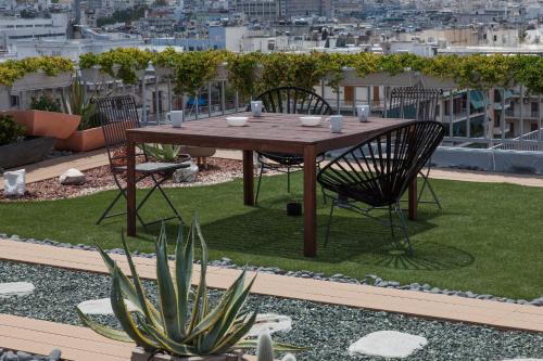 Gorgeous penthouse with fabulous views of Athens!