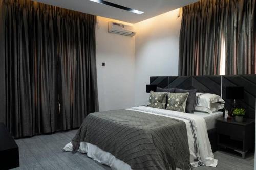 Luxury 2 bedroom apartment with an in-house cinema-The Double H- Agnes