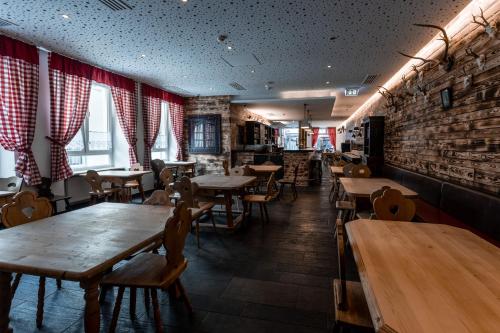 Food and beverages, Jaeger´s Munich (Hotel/Hostel) in Munich