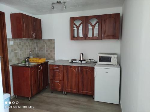 2 bedrooms, 5 beds
