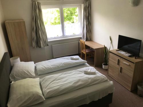 1 queen bed