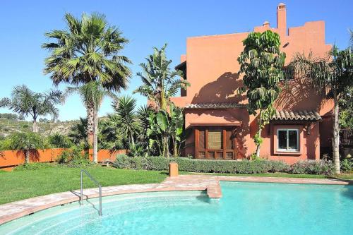  Holiday home Bahia de las Rocas, Manilva - Estepona, Pension in Sotogrande