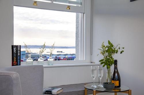 Leader, Maritime Suites, Brixham