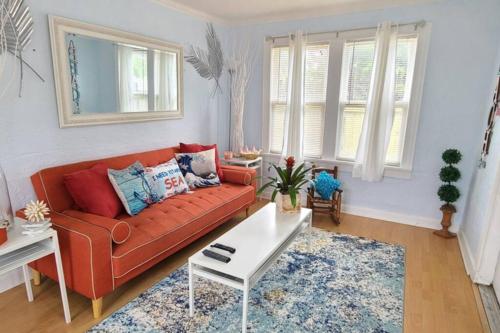 Lake Worth Beach Paradise Cove Cottage 2-1Bedroom in Lake Worth, USA