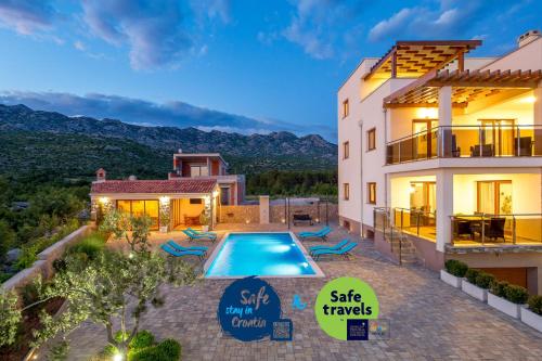  Villa Grandioza, Unterkunft in Seline