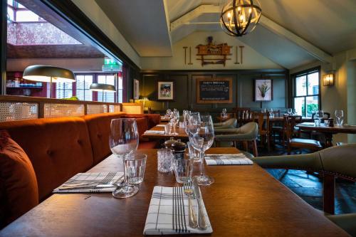 Dukes Head Hotel - image 2
