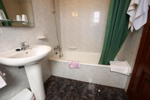 Hostal San Roque - image 11
