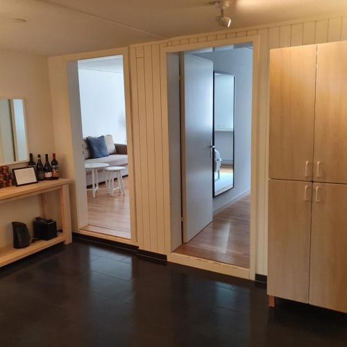 Stylish Apartment in the Heart of Zug by Airhome - image 5