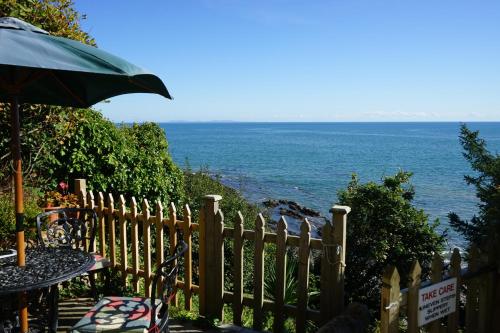 B&B Stepaside - The Cottage - Sea Views, Direct Access to Beach, Pet Friendly - Bed and Breakfast Stepaside