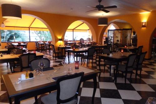 Hotel Tropical - image 13