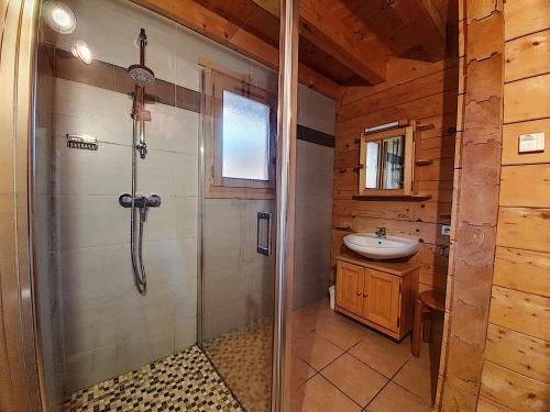 Bathroom, CHALET-MORZINE-6 a 18 PERSONNES-SAUNA -PROCHE NAVETTE et BOULANGERIE-MANUPA CLEVIE in Pied de la Plagne