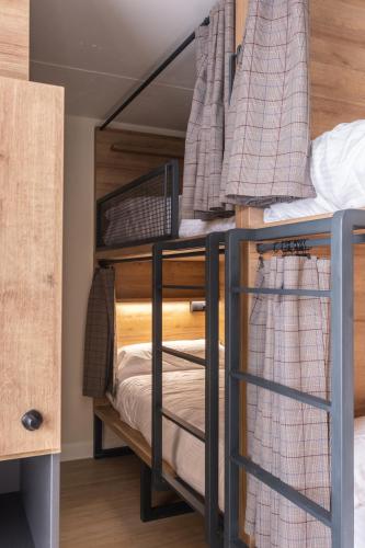 LATROUPE Grand Place Hostel - image 13