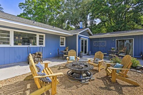 Family-Friendly Escape about 6 Mi to City Center! - main image