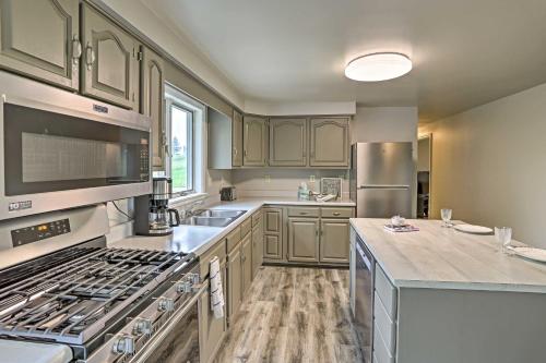 Millersburg Home with Covered Porch and Fire Pit! in 坎頓市中心