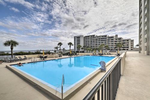 Waterfront Condo Resort Pool, Tennis and Beach in Hudson