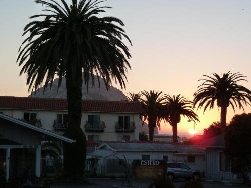 Sundown Inn of Morro Bay - 출입구