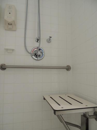 Queen Room - Disability Access