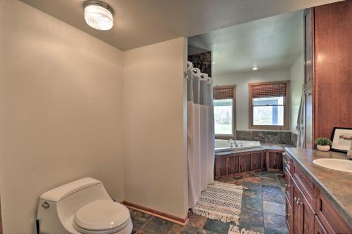 The Front Porch 20-Acre Country Home with Mtn View - image 10