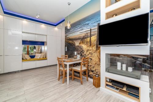 Apartment with Terrace image 6