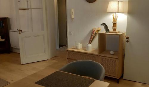 Apartment with Shower image 6