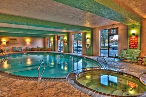 MCM Elegante Suites Abilene