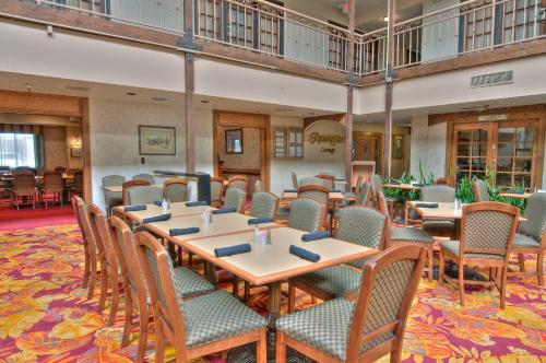 MCM Elegante Suites Abilene - image 11