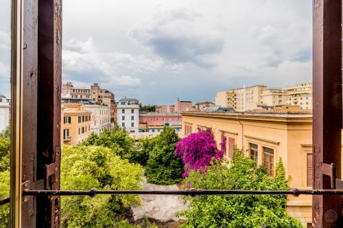 Roma House Piramide, Roma