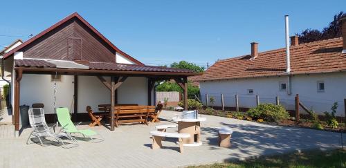Feszty-fészek Vendégház