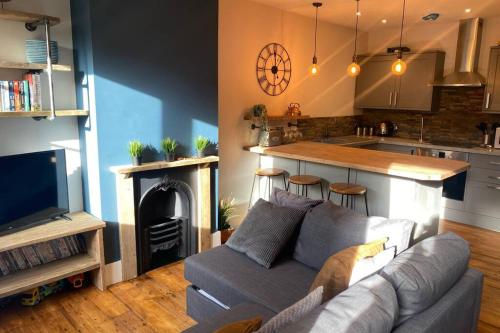 The beach at the end of the Road -Garden apartment