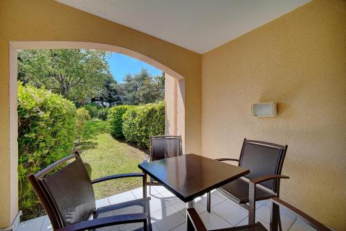 Upstays - 2 Rooms - Renovated - Pool - A C - image 2