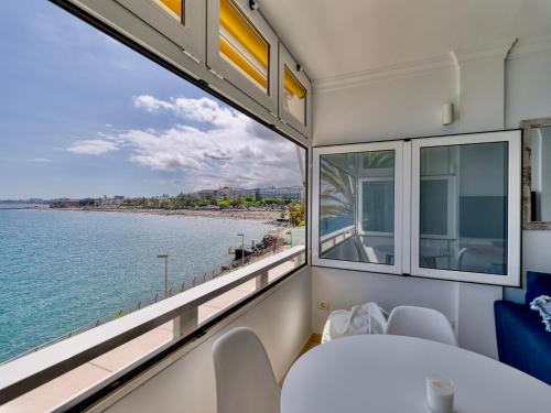 The Cruise Ship Cabin 4