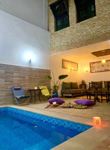 游泳池, 里亚德扎赫拉旅馆 (Ryad Zahraa Guest House) in 梅克内斯