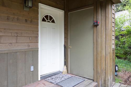 Hiker's Den - image 11