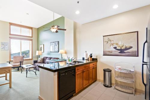 White Pine Lakeview Condo - image 4