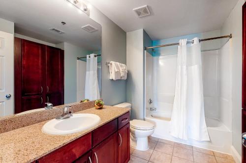 Laketown Wharf 212 - main image