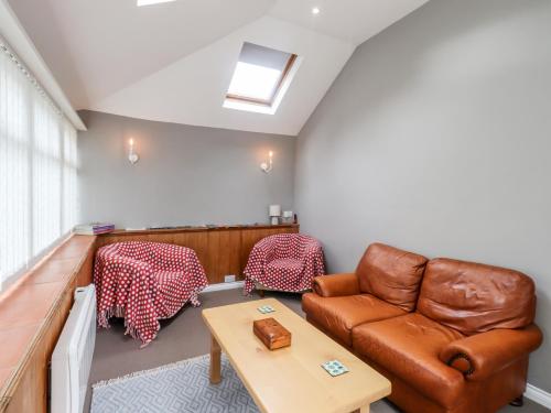 Smithy Cottage - image 9