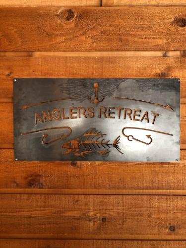 Anglers Retreat detail