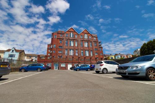 St Thomas Loft Views by Stay South Wales