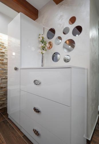 Luxury Boutique Studio - image 9