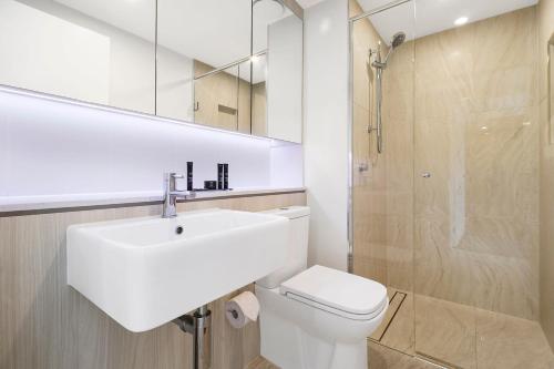 Spacious Mooloolaba Unit Seconds From The Beach