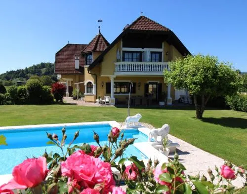 Appartements Panorama Schlössl in Velden am Wörthersee, Österreich