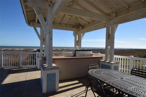 Pointe West 301 BFV by Ryson Vacation Rentals - image 4