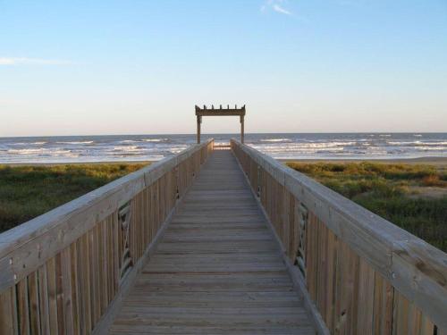 Pointe West 301 BFV by Ryson Vacation Rentals - image 8