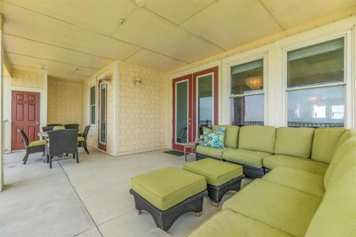 Pointe West 301 BFV by Ryson Vacation Rentals - image 9