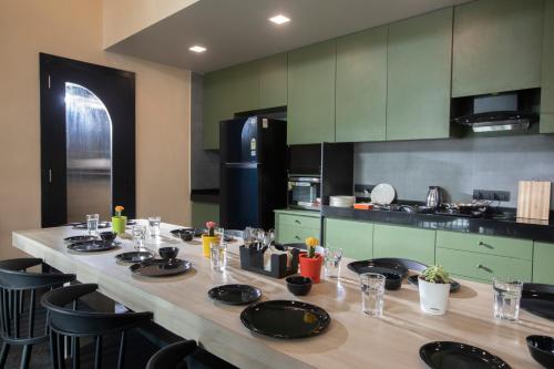 المرافق, Mayura Aureole Co-living in جورجون