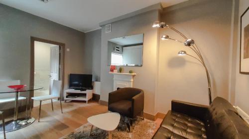 Cleveland Residencies Basement Apartment by TheSquare - image 3