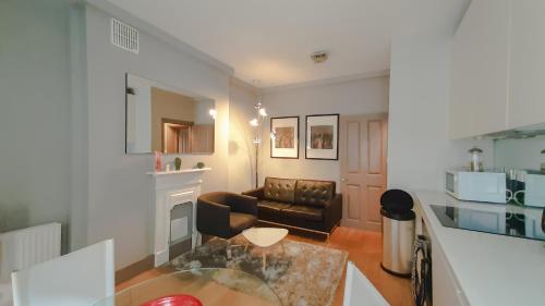 Cleveland Residencies Basement Apartment by TheSquare - main image
