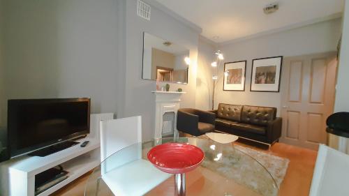 Cleveland Residencies Basement Apartment by TheSquare - image 14