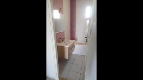 Bathroom, Independent villa 1km from the beach s 2 in dar allouche in Gammarth
