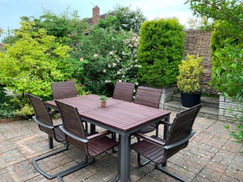 The Cottage Studio in Wool